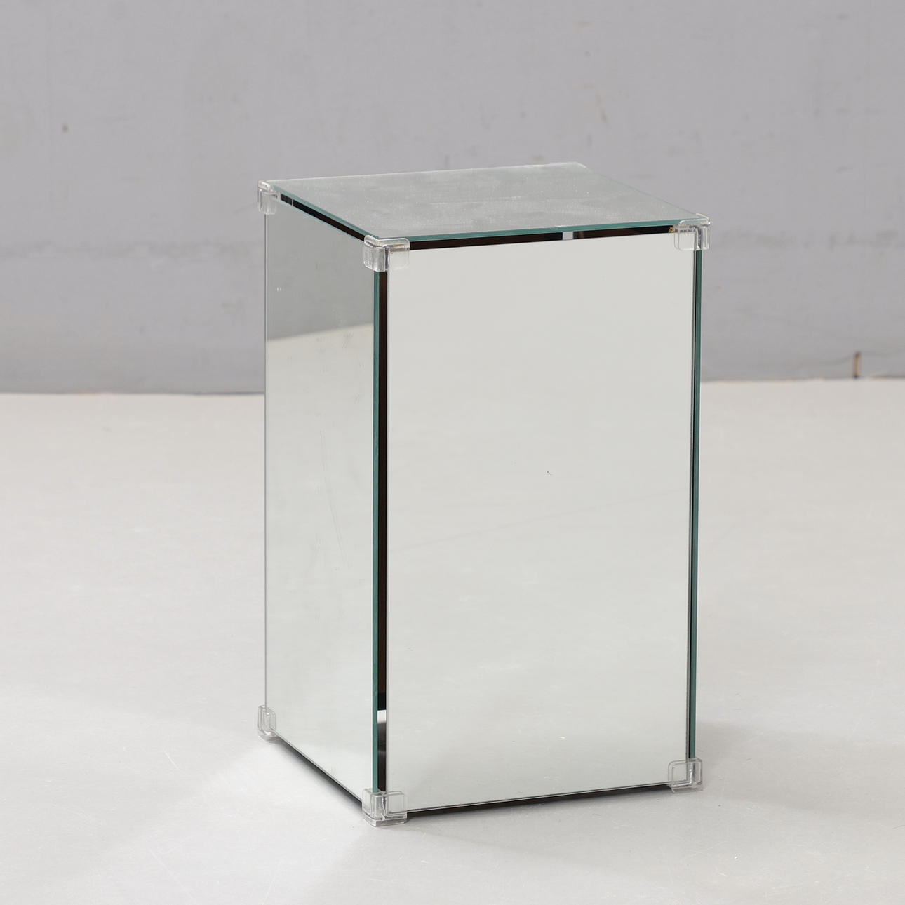 Spejlkube, piedestal, 1980'erne.