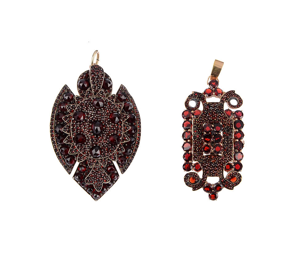 TWO ANTIQUE GARNET PENDANTS, Tombak.