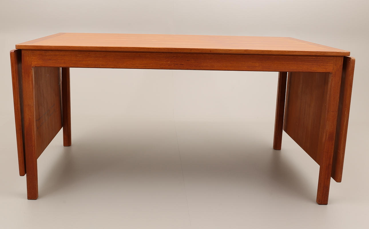 ERIK CHAMBERT. matbord med 2 klaffar 1950-tal.