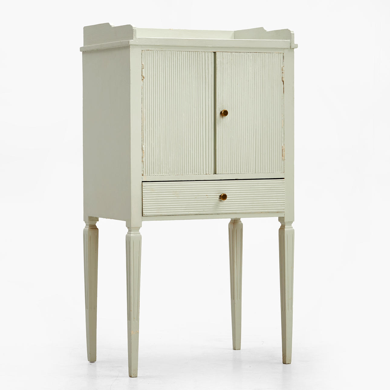 POTTSKÅP, Gustaviansk stil, 1900-talets första hälft.