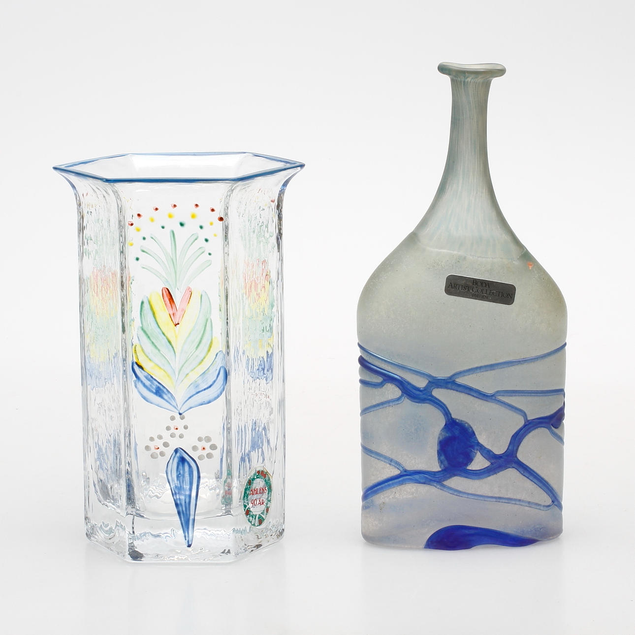 VASER, 2 st, glas, bland annat Bertil Vallien, Kosta Boda, signerad.
