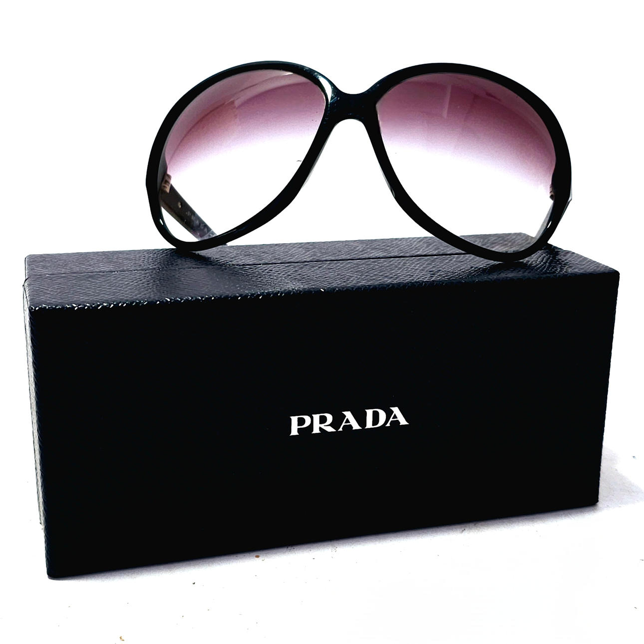 PRADA. VINTAGE BRILLER MED ORIGINAL ETUI.