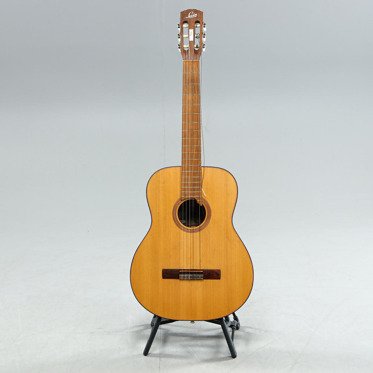 LEVIN, Gitarr, modell LG 17, tillverkningsår 1972.