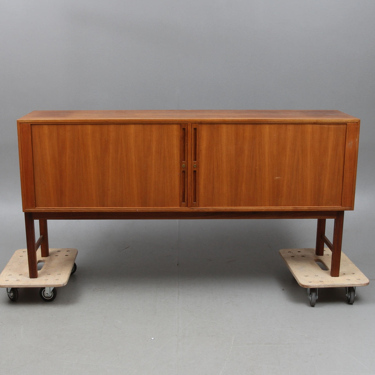 SIDEBOARD, på benställning, Angarths, 1900-tal.