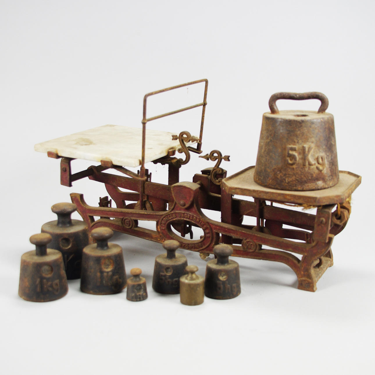 BALANSVÅG MED VIKTER, Lindells.