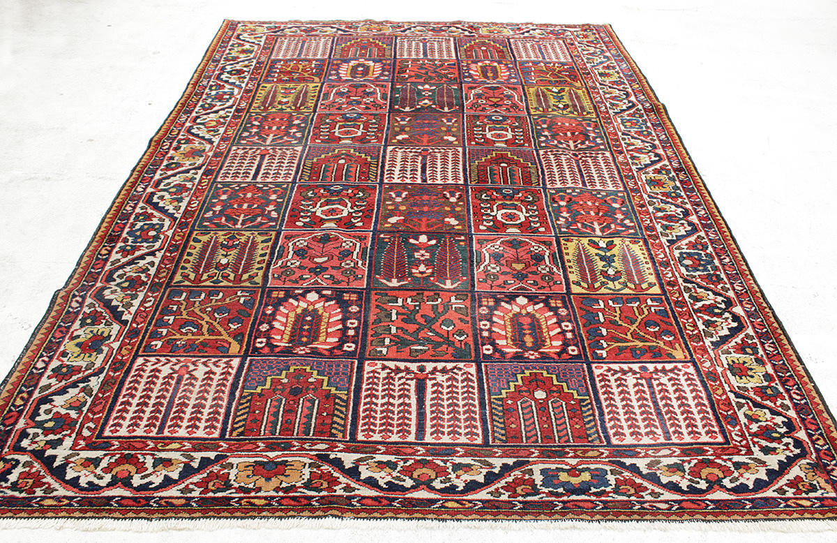 MATTA, Persisk, semiantik Baktiari, 310 x 217 cm.