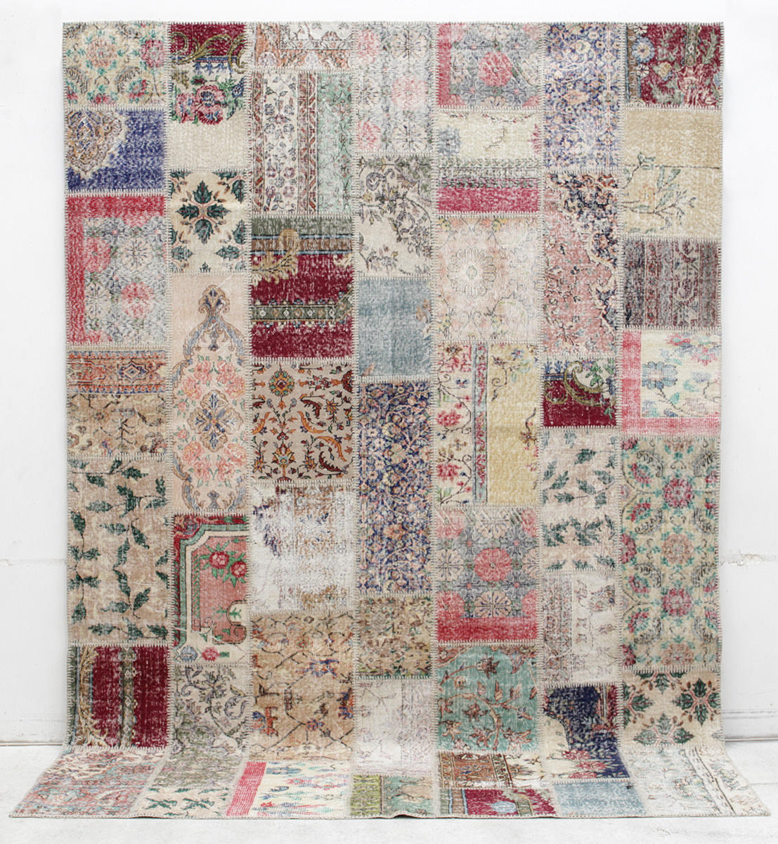 MATTA, carpet patchwork, 355 x 252 cm.