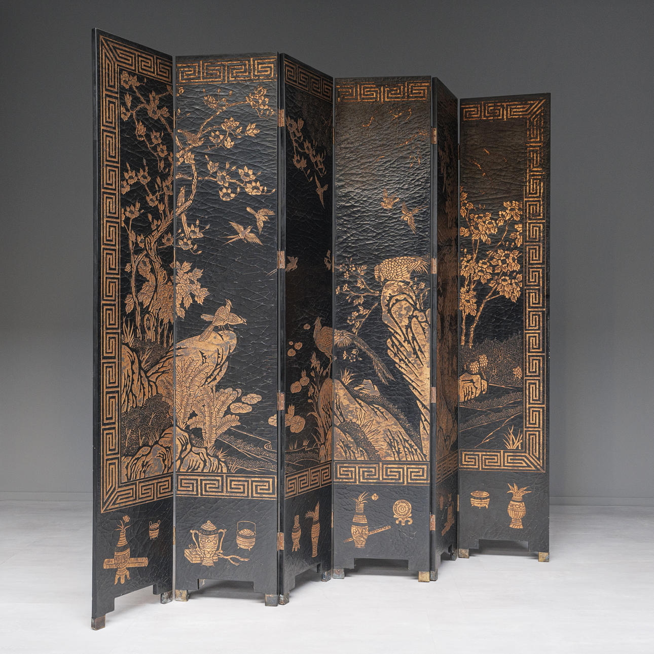 Paravent / Raumteiler, Holz, Metall, China.