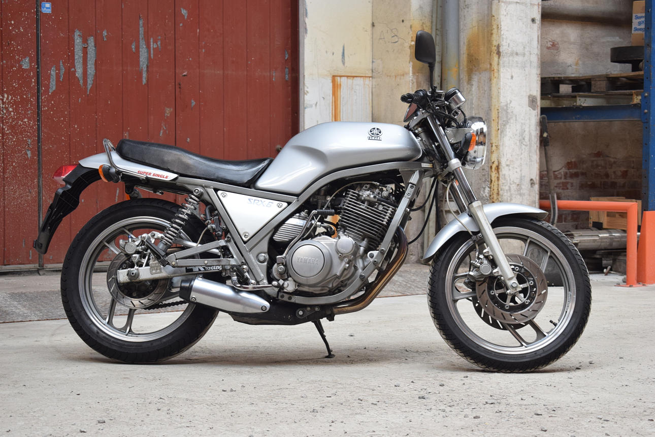 YAMAHA, SRX 600, 1986, Japón.