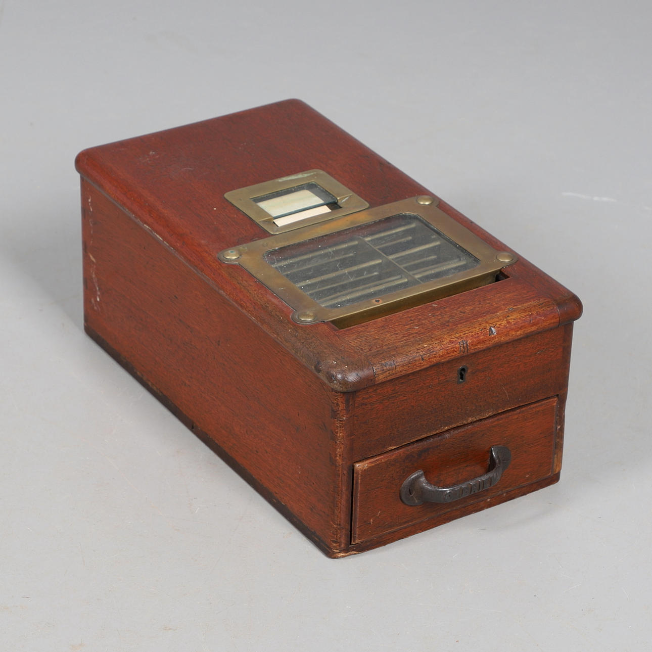 KASSAAPPARAT, EK, TIDIGT 1900-TAL.