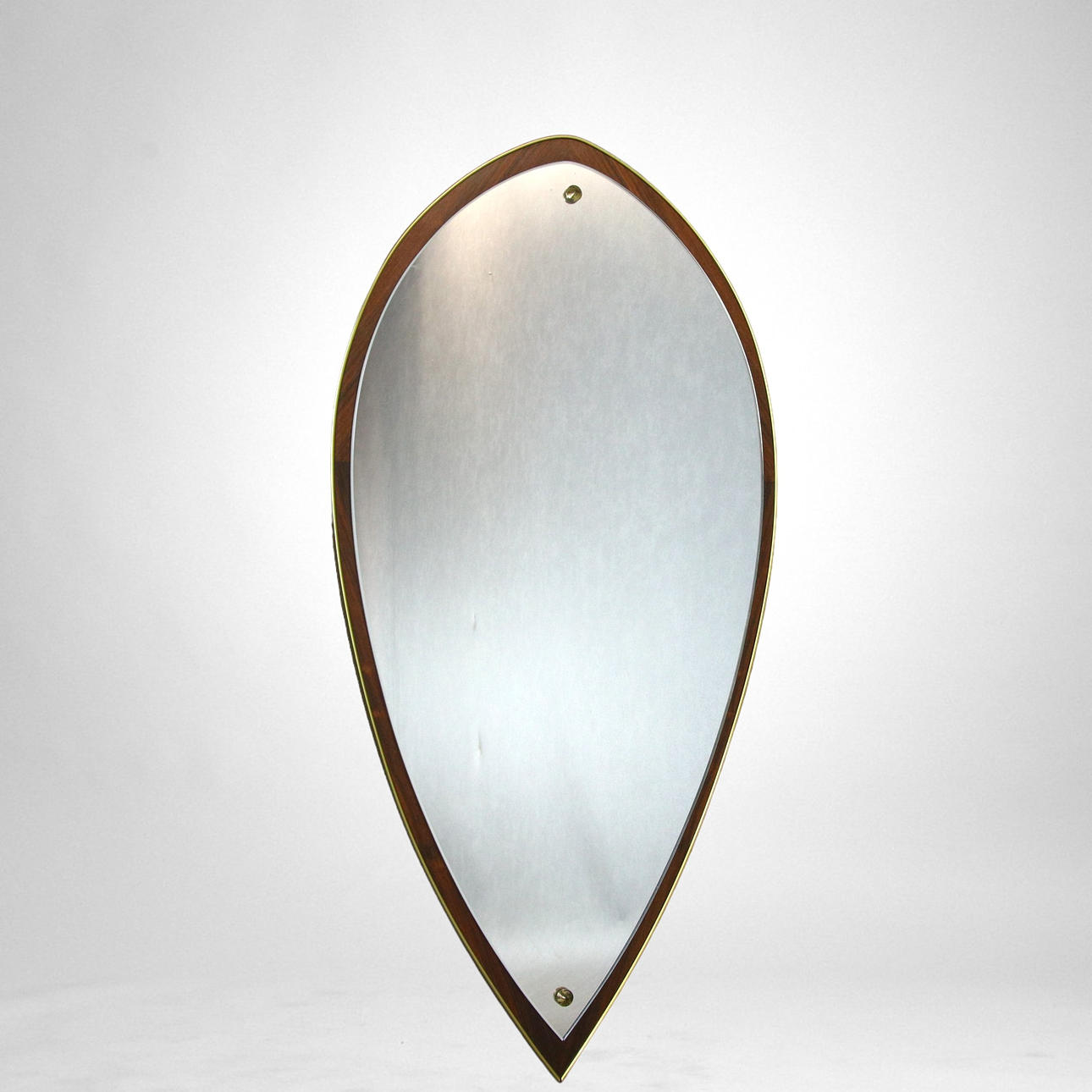 Dråbeformet spejl, teak, messing, 1950s/60'erne.