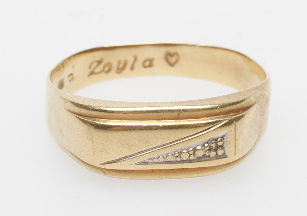 KLACKRING, 18k guld, vikt ca 4 gr.