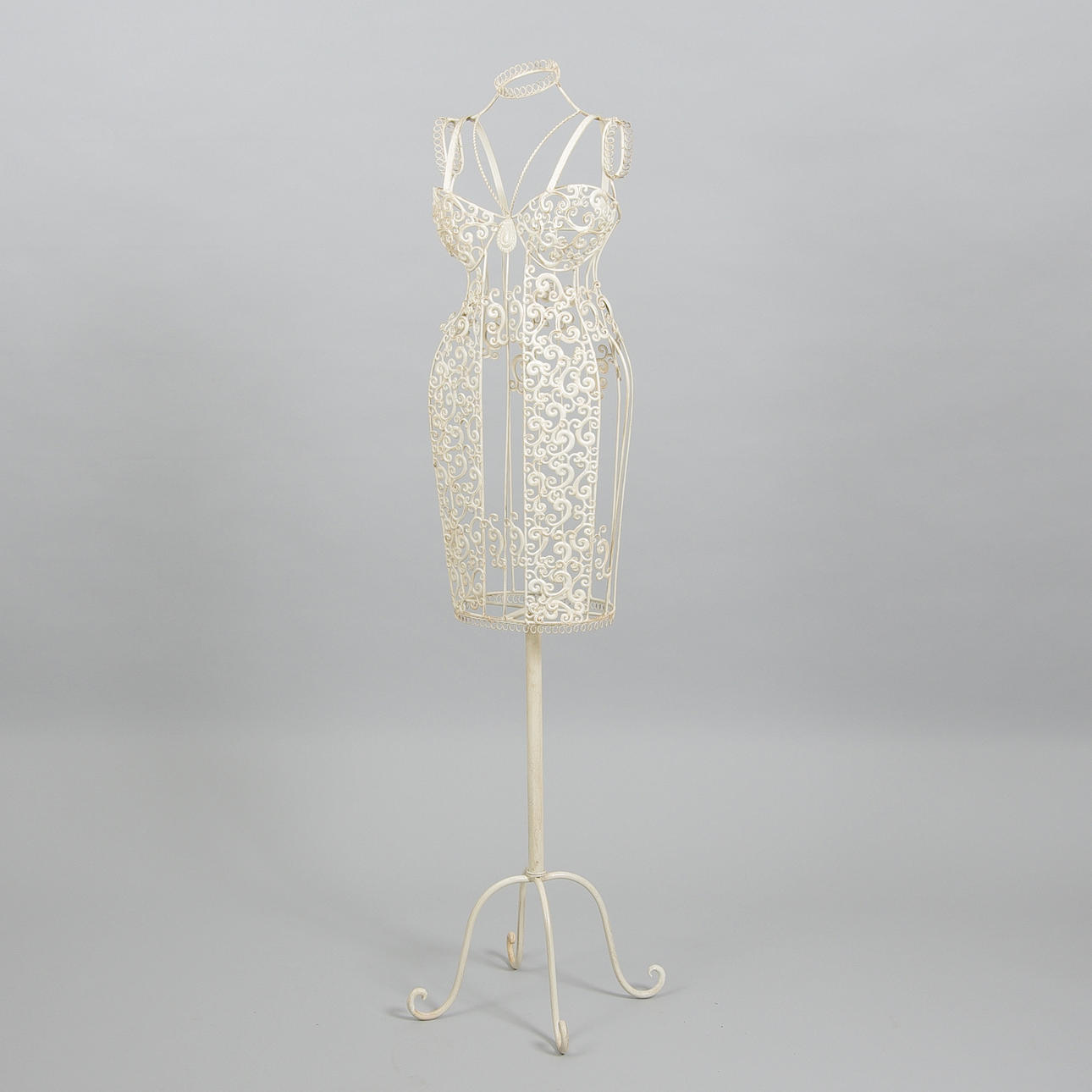 SKYLTDOCKA, vitmålad smide, samtida.