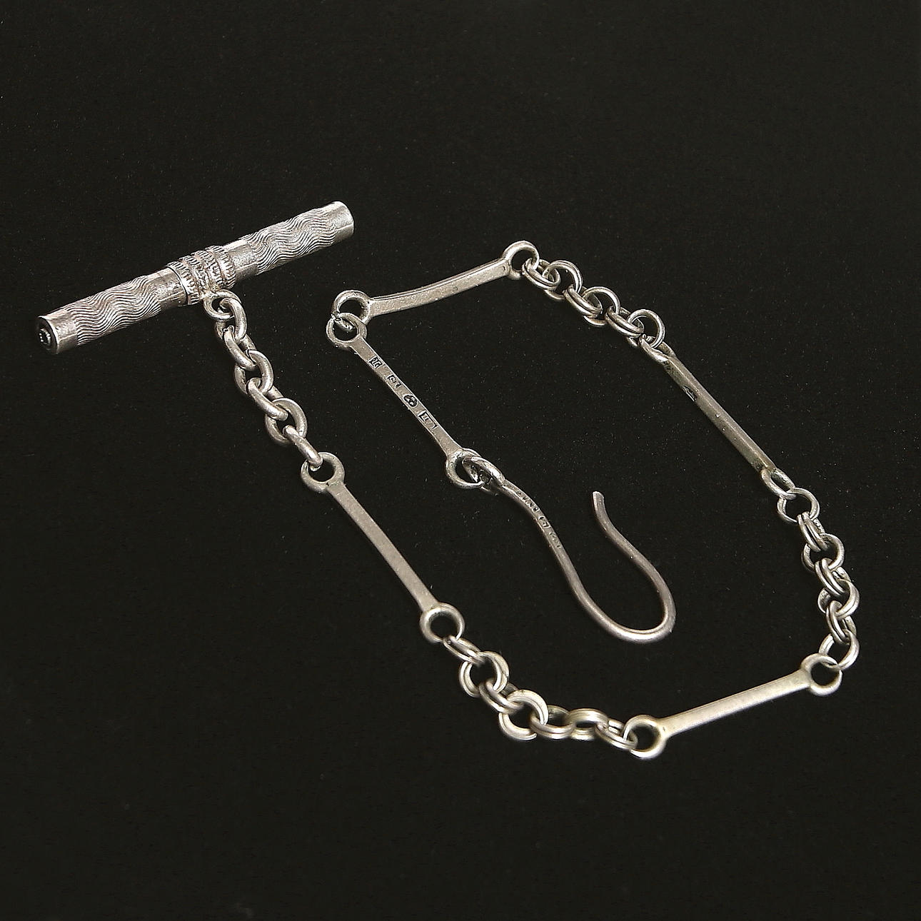 KLOCKEDJA med NYCKEL till fickur, silver, stämplad, 1863. Vikt 19 gram.