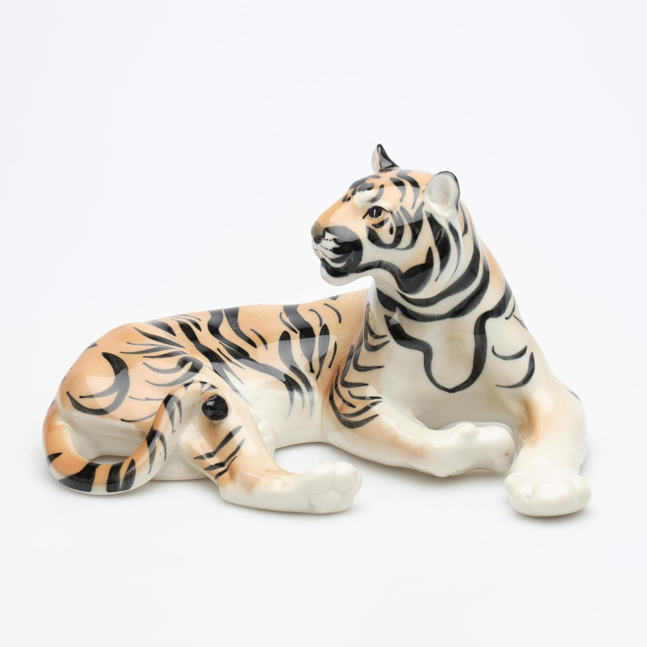 En figur, porcelæn, tiger.