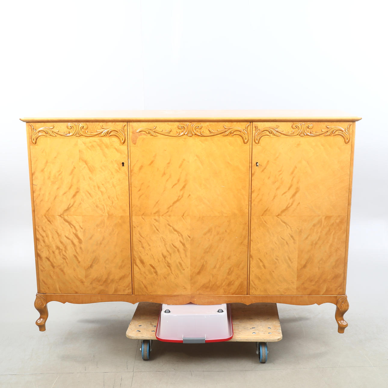 LINNESKÅP, björk, 1940-tal.