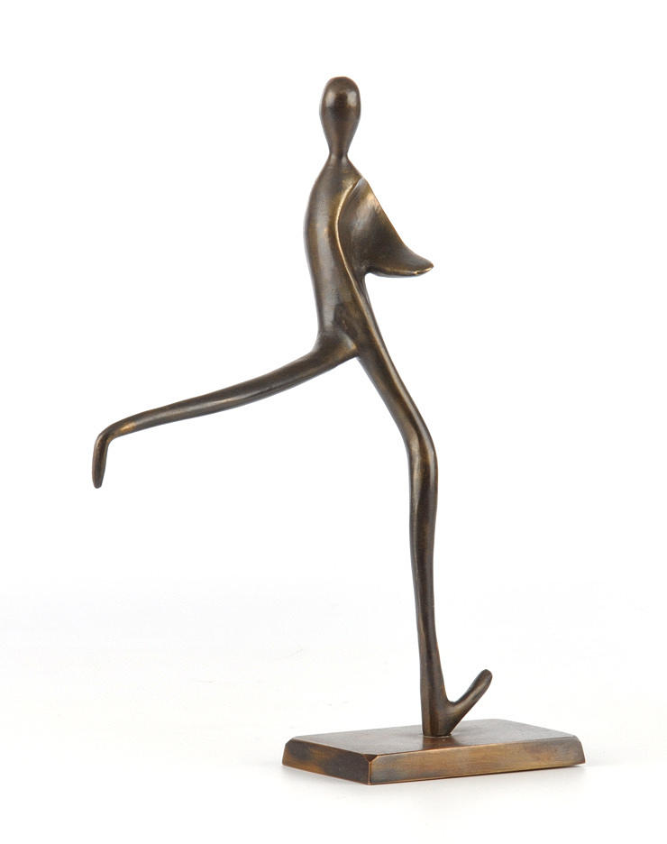 ABSTRAHIERTE BRONZEFIGUR. Man på resande fot.