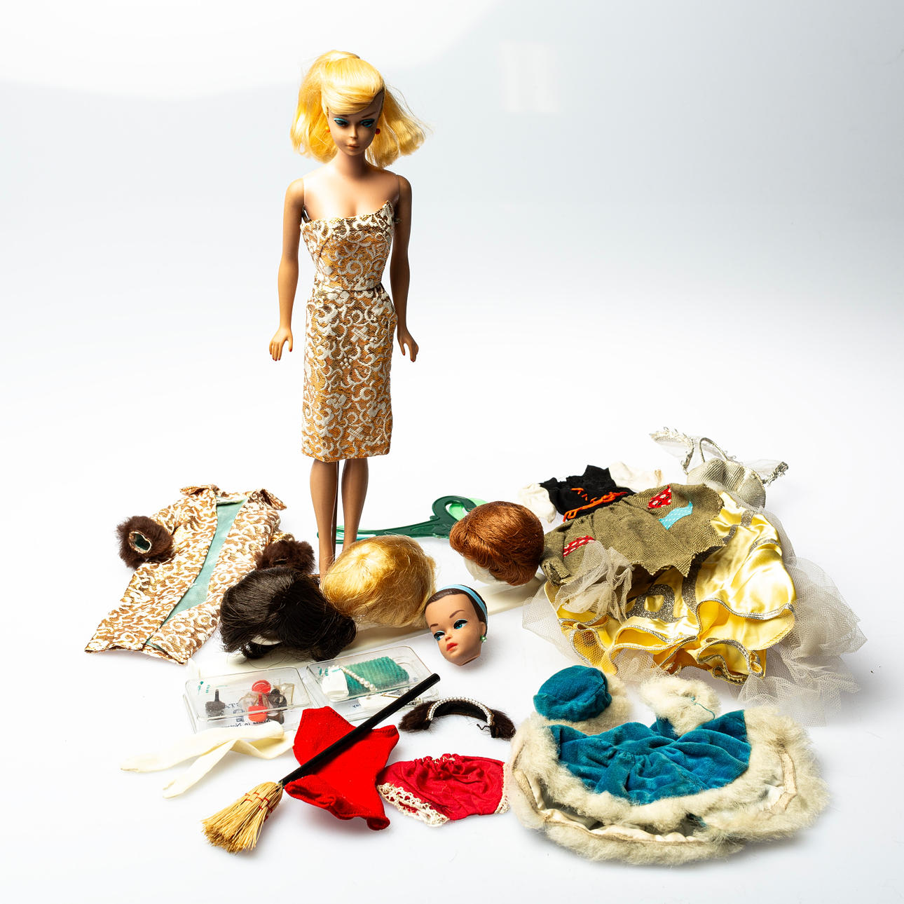BARBIE, with accessories, “Midge”, Mattel Inc.