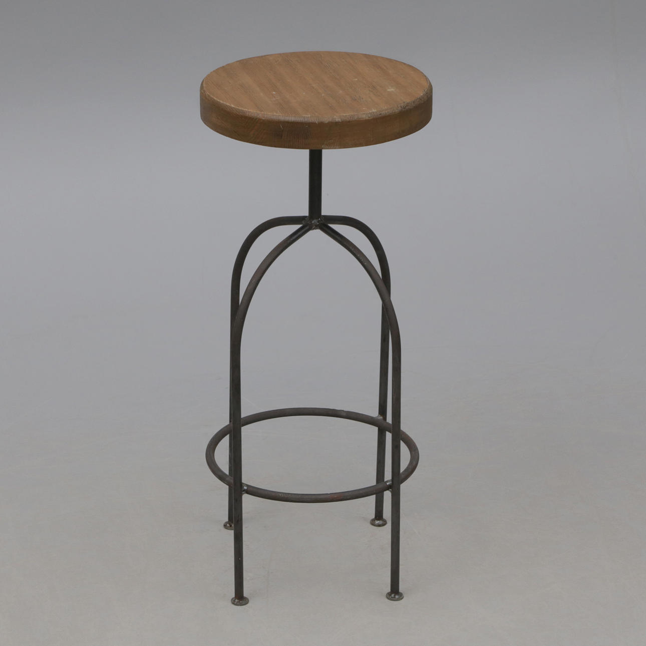 PALL, trä/järn, modern.