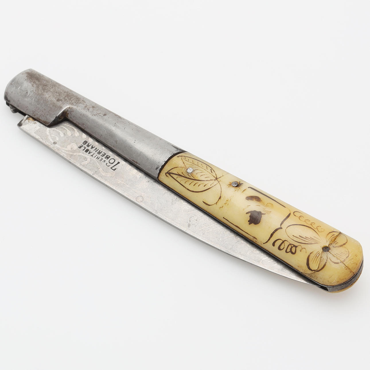 FOLDING KNIFE, “76 Veritable Bernard”, possibly Italian.