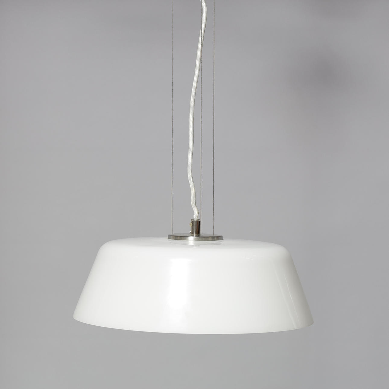 シーリングライト・天井照明 louis poulsen STELLING pendant ARNE JACOBSEN. A pendant made of opal glass, “Stelling