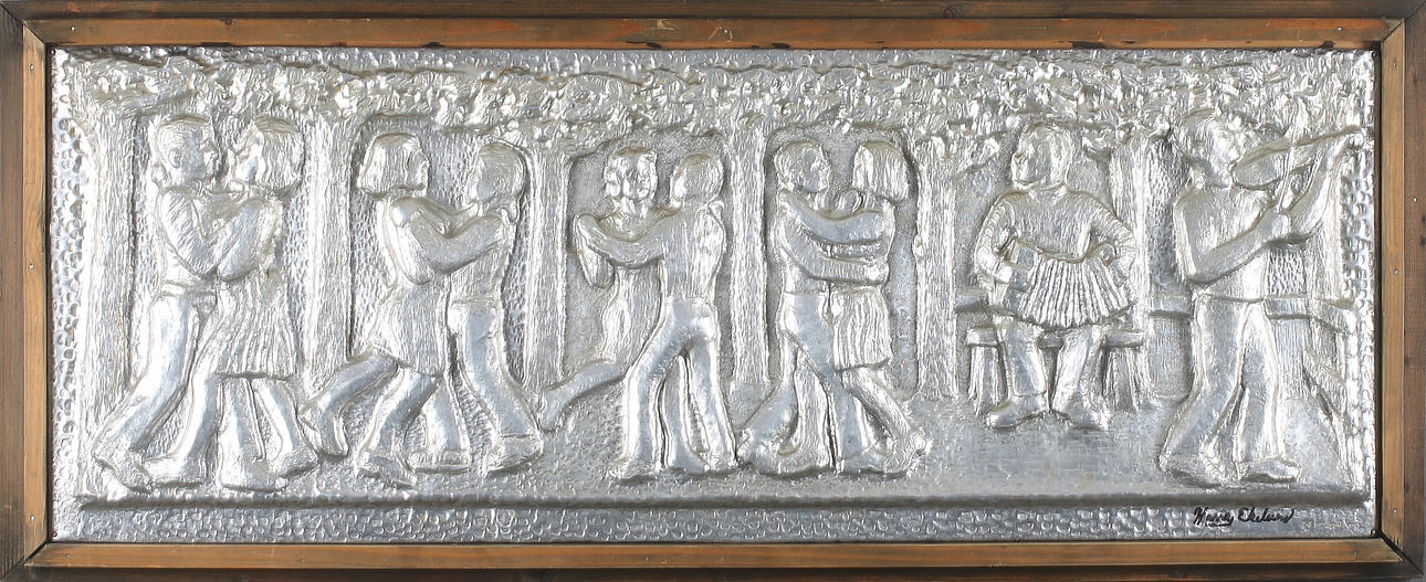 HARRY EKELUND. Dansande par, relief i tenn. Signerad och stämplad 1970.