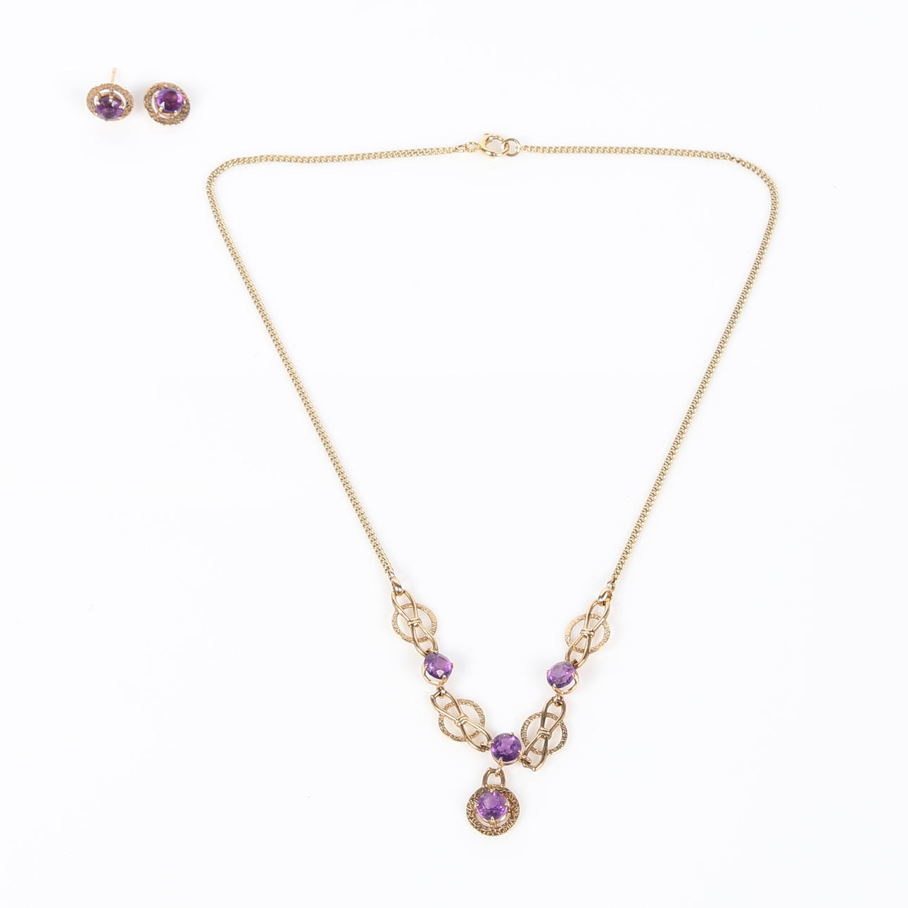 SCHMUCKSET AUS 9-KARÄTIGEM GOLD MIT AMETHYST.