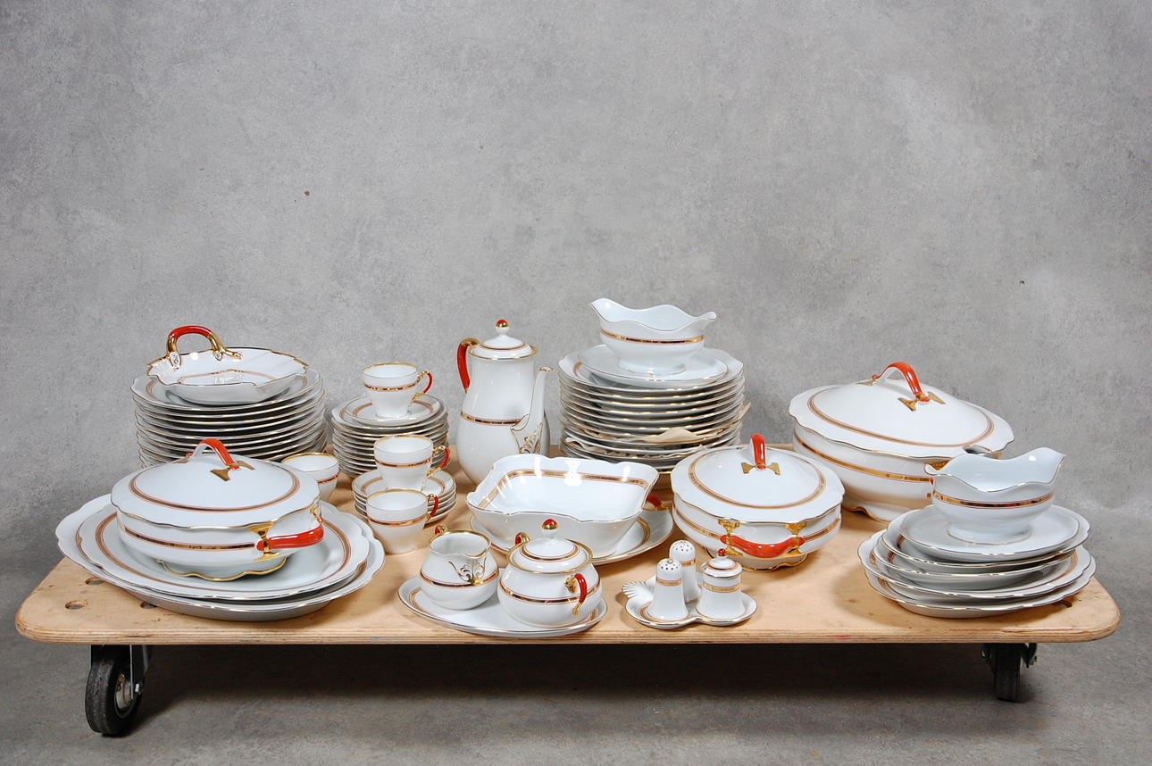 MATSERVIS, 71 delar porslin, KPM, Köpenhamns porslinsmåleri.