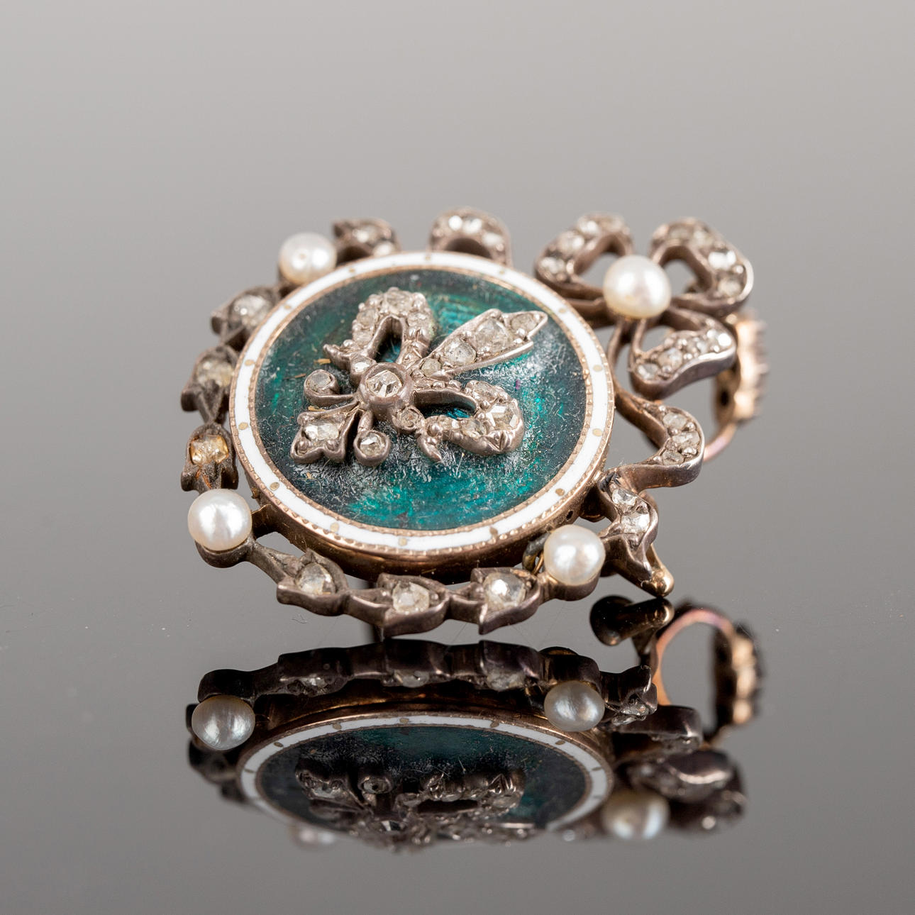 Brosche/Anhänger, französische Lilie.