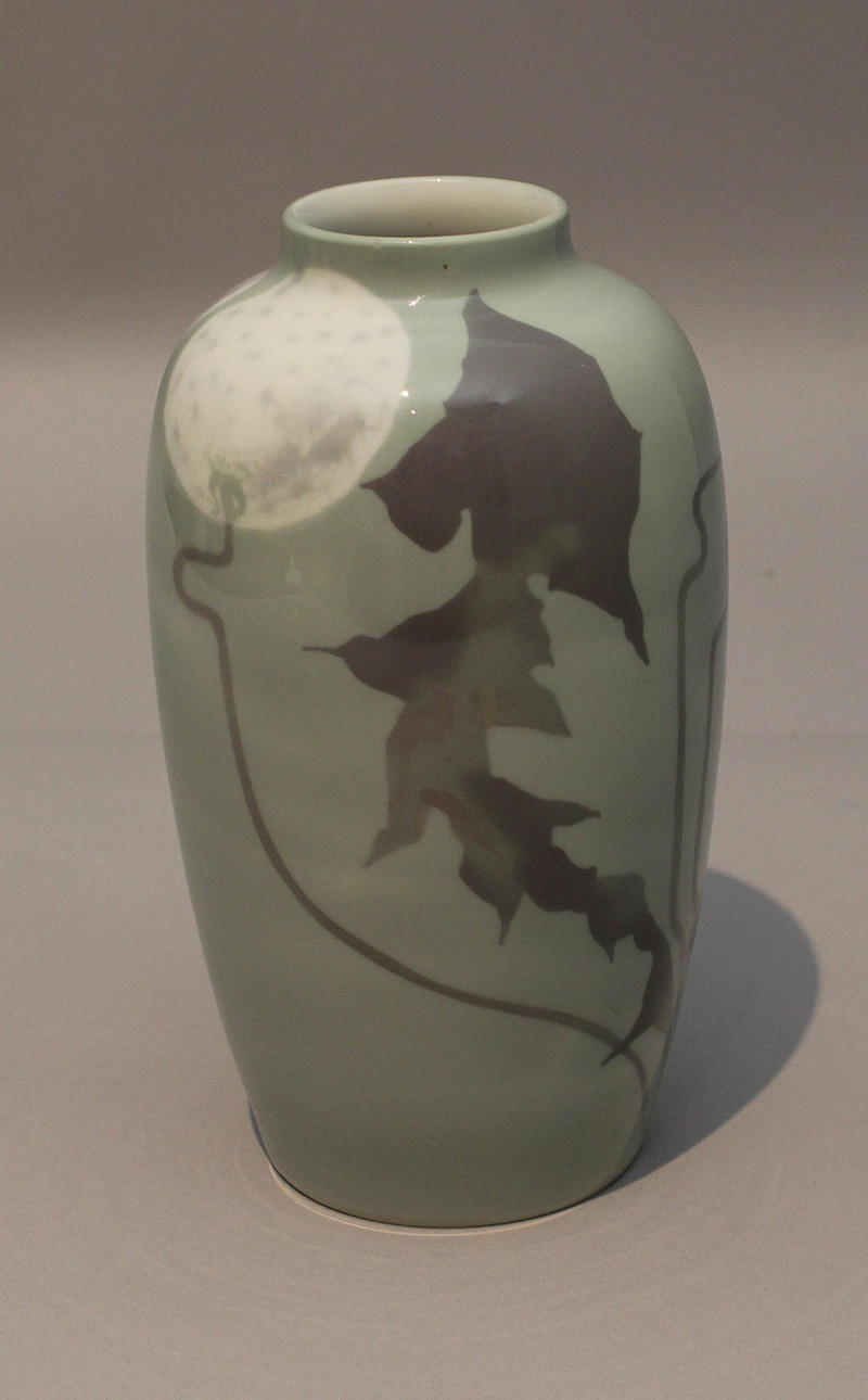 Vas. Porslin. Märkt Rörstrand G A.