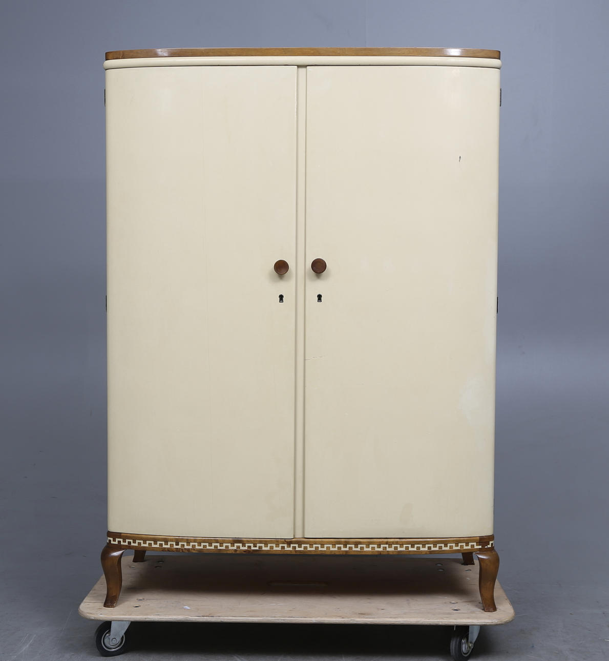 GARDEROBSSKÅP, 1930/40-tal.