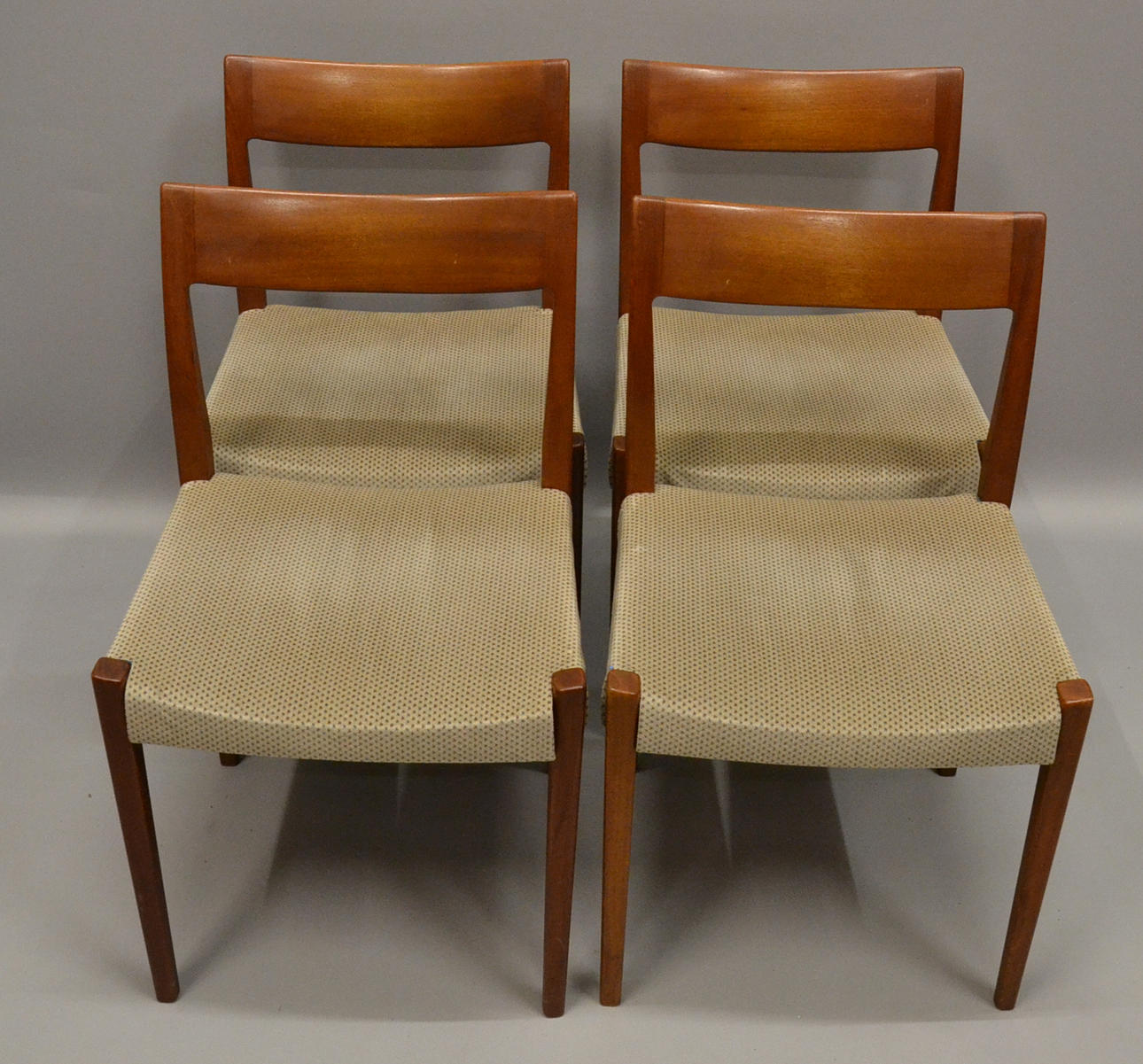 YNGVE EKSTRÖM. 4 STOLAR.