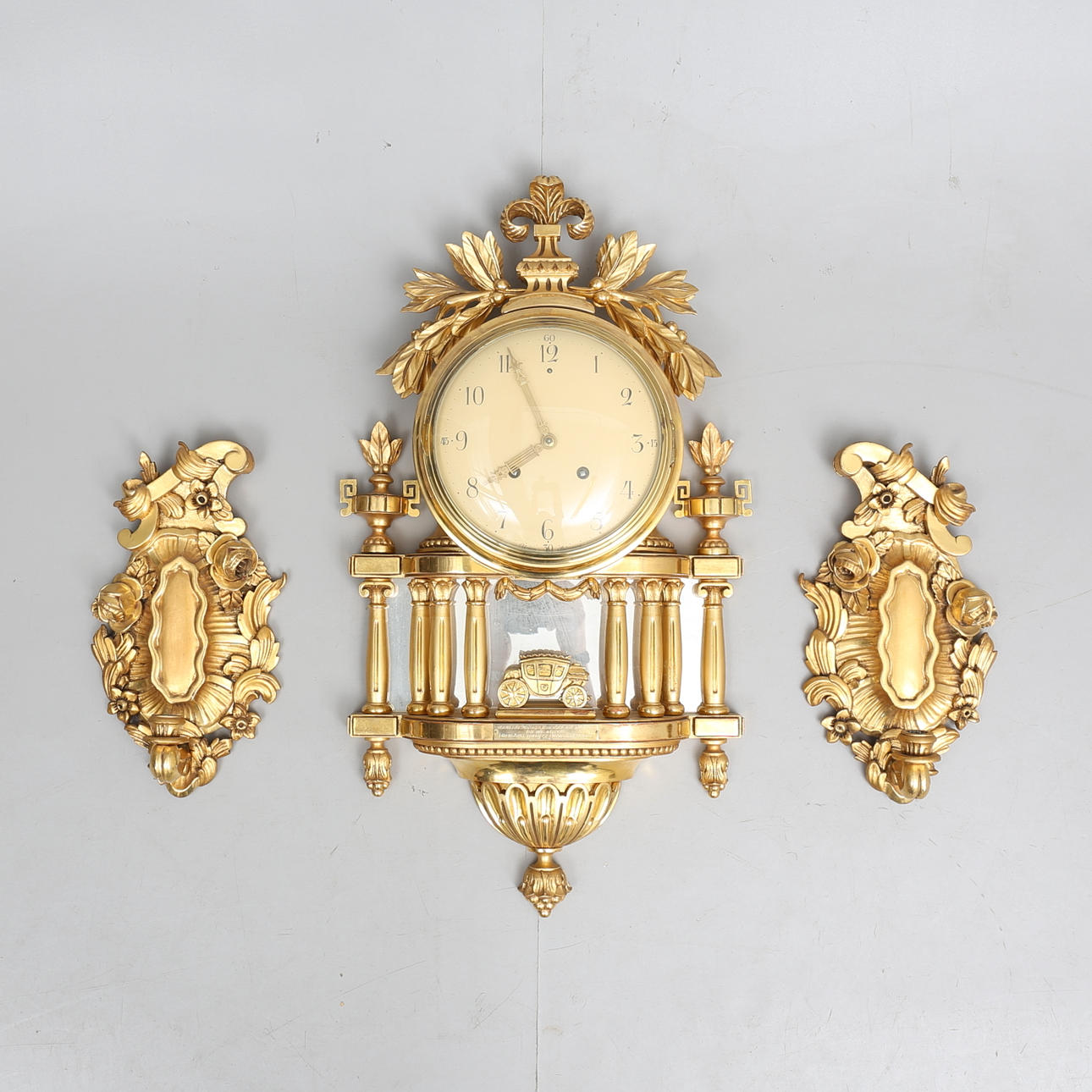 PENDYL samt LAMPETTER, ett par, förgyllda, Union Stjärnsund, 1900-talets mitt/ andra hälft.