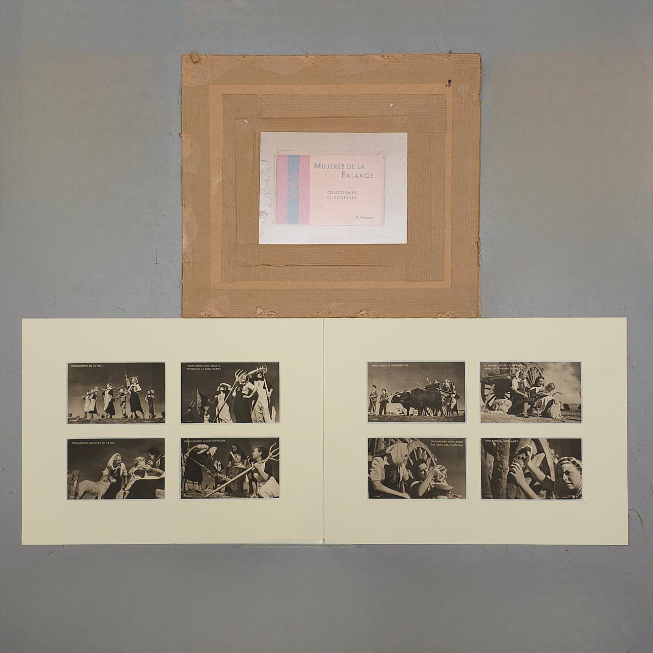 „KVINDER I FALANGEN“, SAMLING AF 12 POSTKORT.