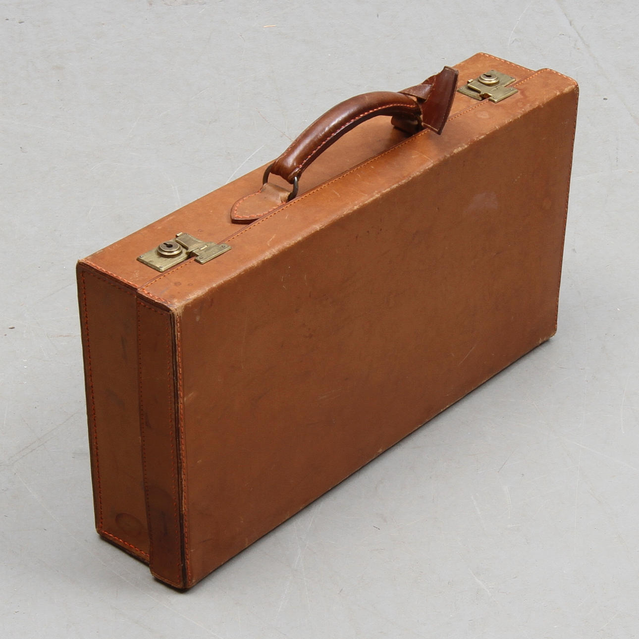 VÄSKA, läder, Moritz Mädler, Leipzig.