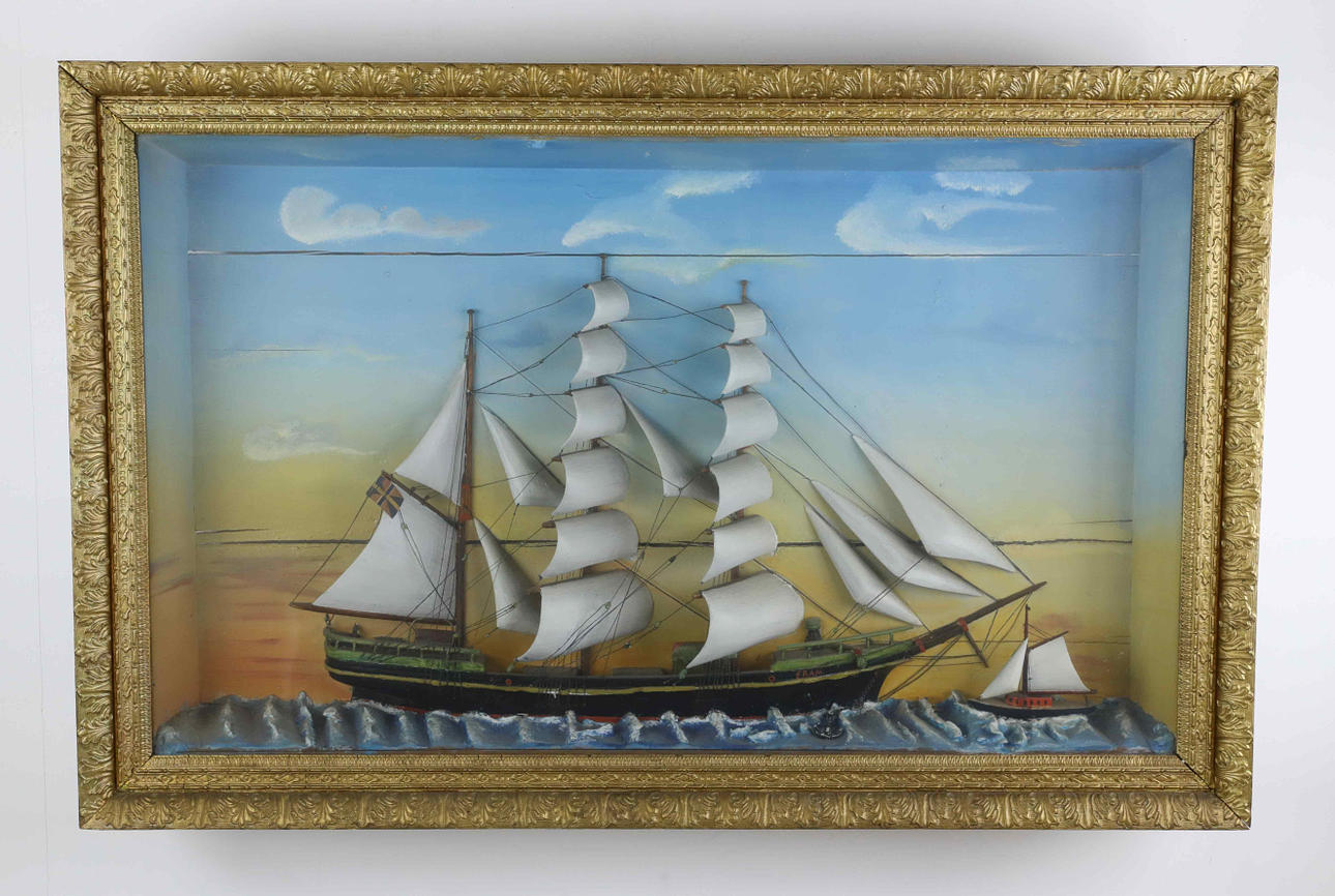 DIORAMA, skib efter „Fram“, halvbåd, 20. århundrede.