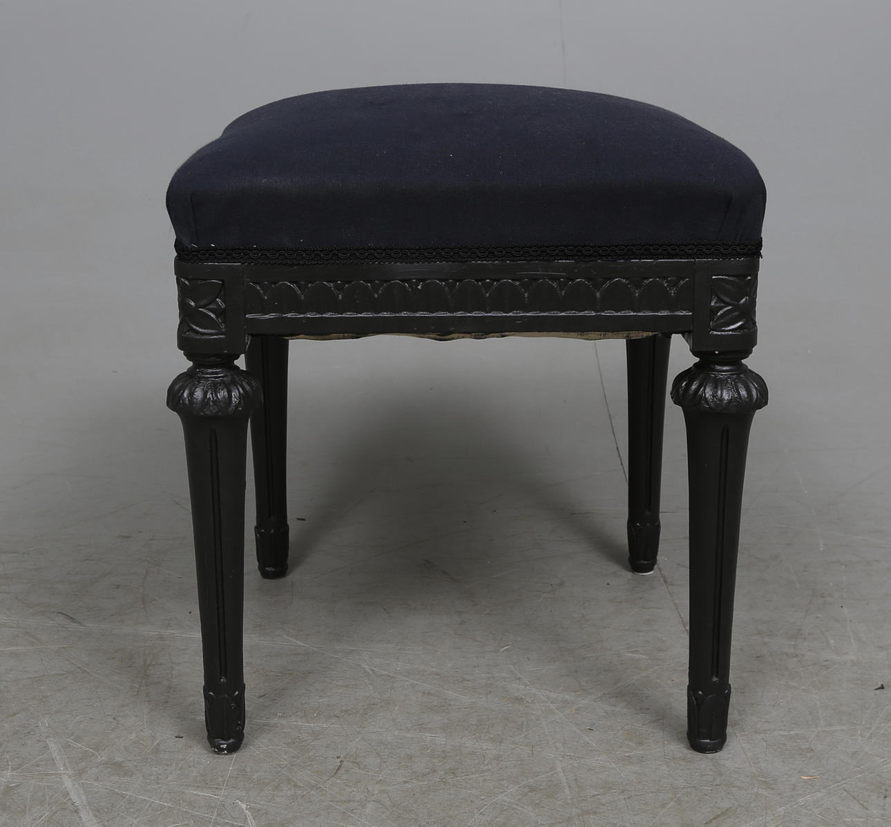 TABURETT, gustaviansk stil, 1900-tal.