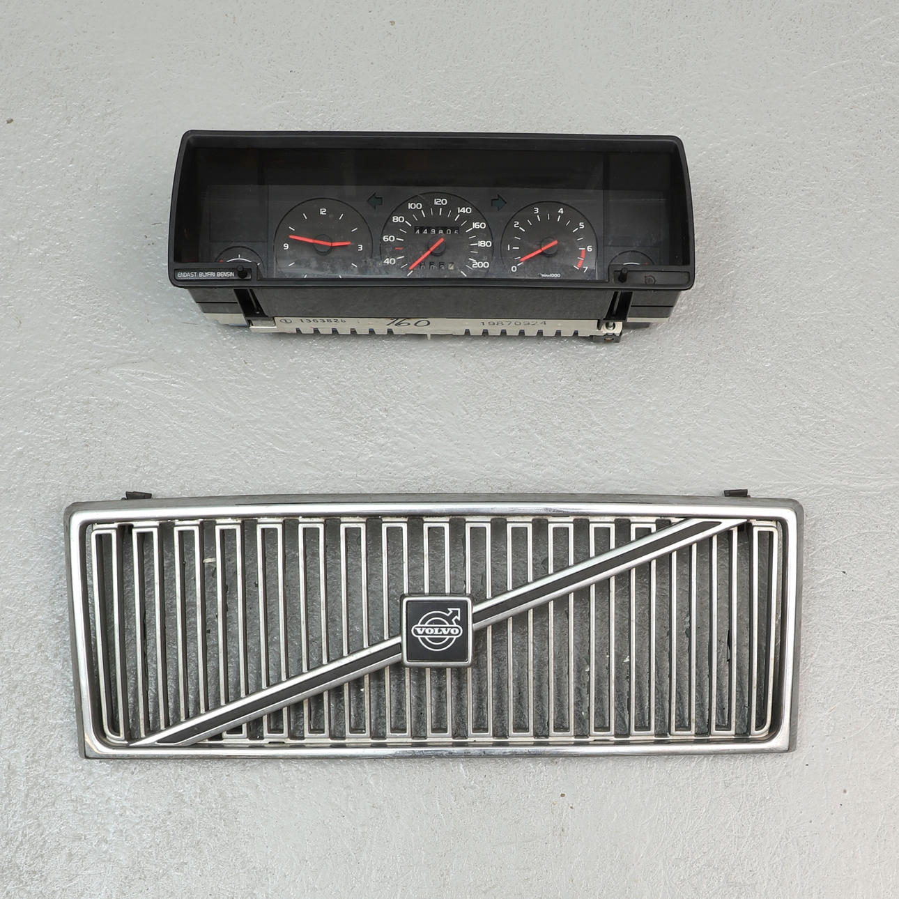 BILDELAR, 2 st, Volvo 740.