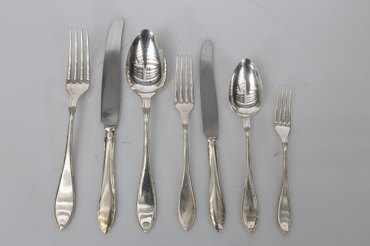 BESTICKSUPPSÄTTNING, nysilver, 84 delar, "Svensk Spets", 1900-talets mitt.