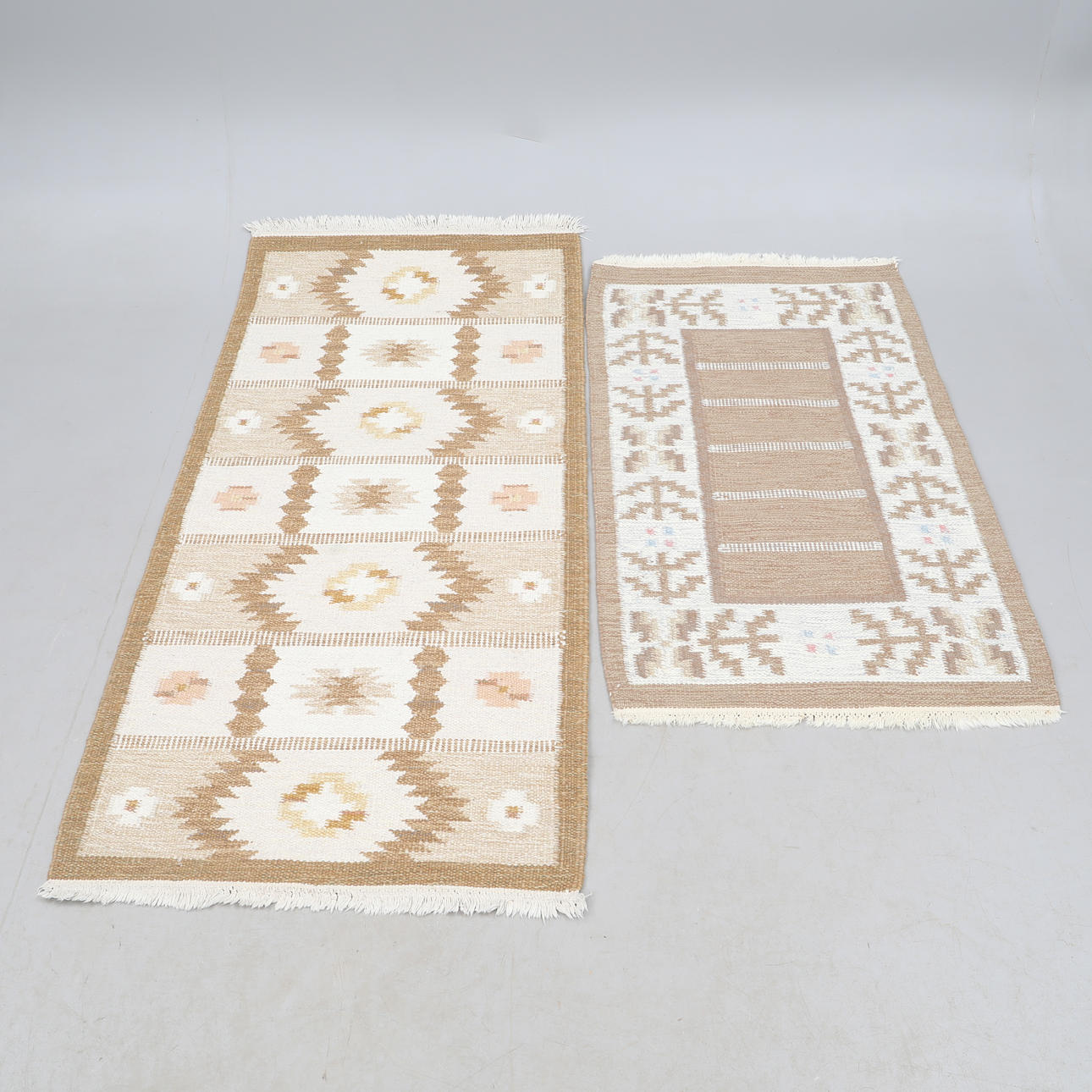 TEPPICHE, Schafgarbenblätter, 2 Stück.