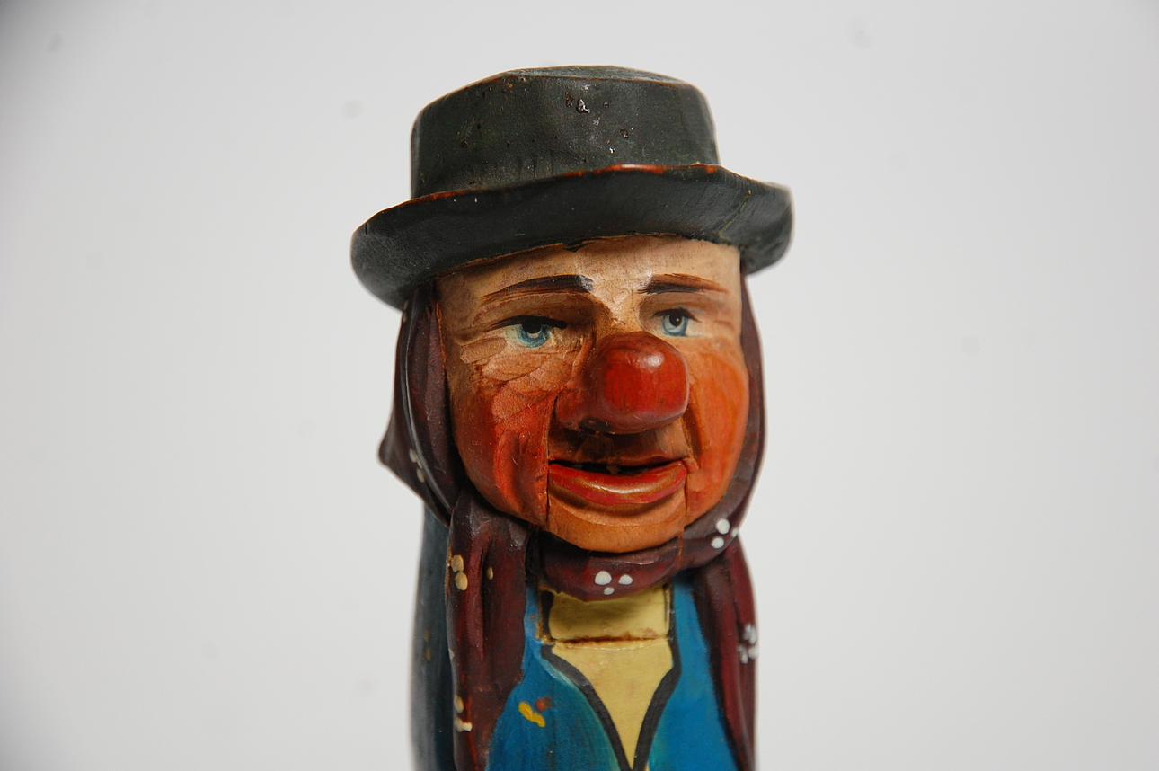 NÖTKNÄCKARE, träskuren, 1900-tal.