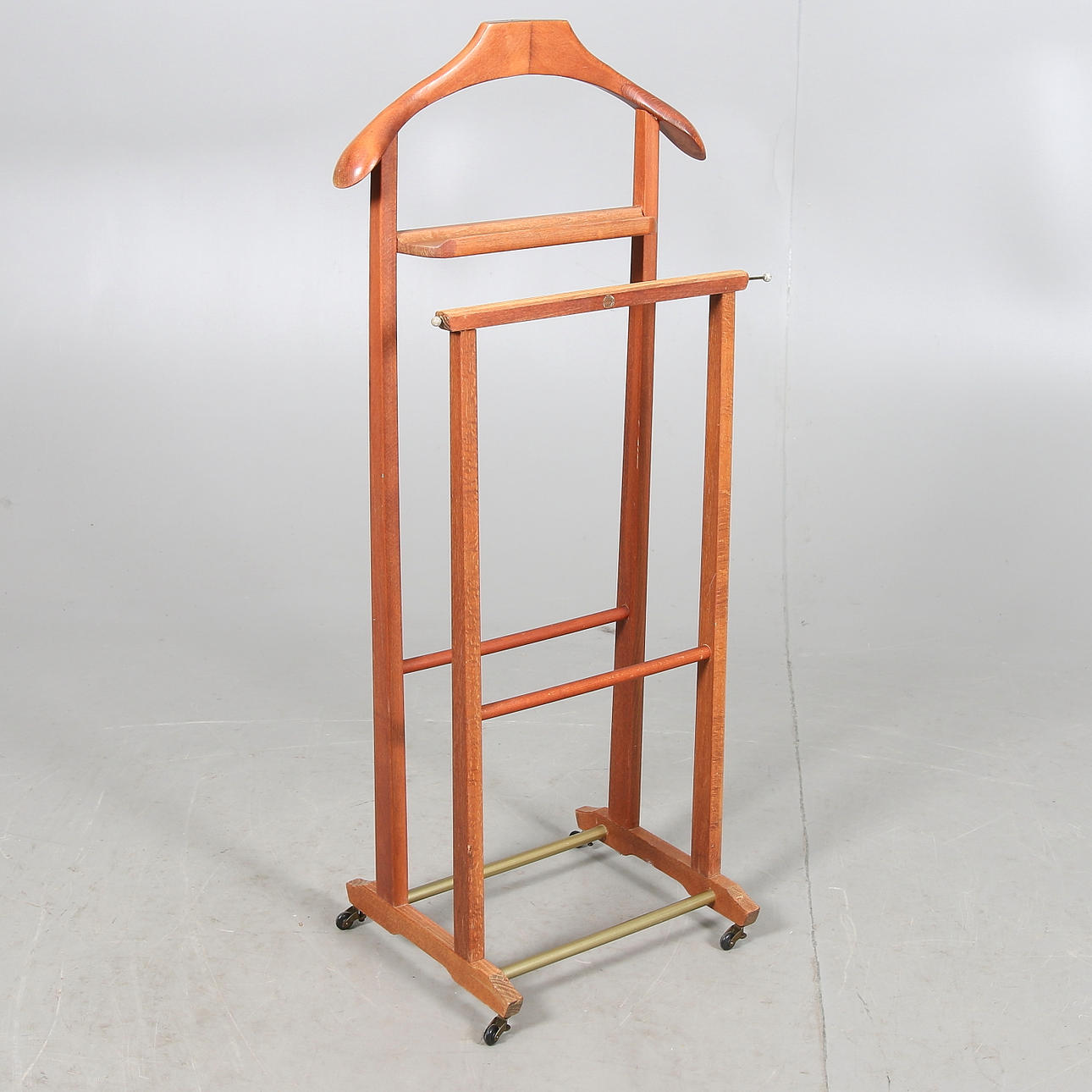 HERRBETJÄNT, Brevettato, Italien.