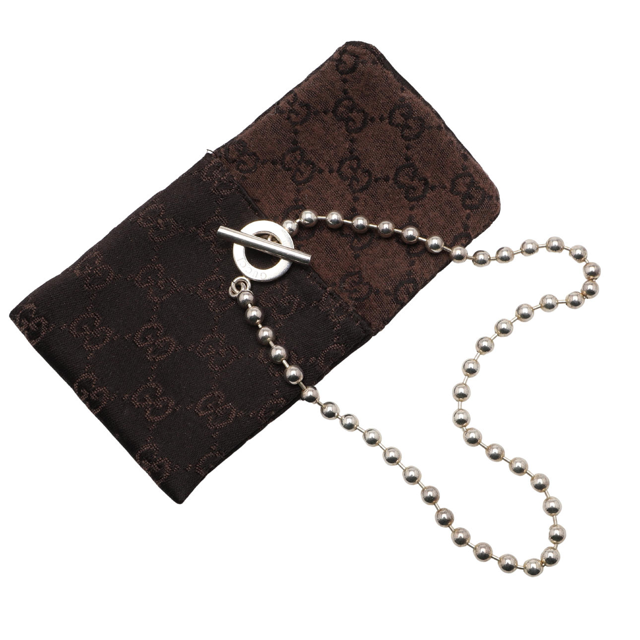 EN SØLVPERLE HALSKÆDE AF GUCCI.