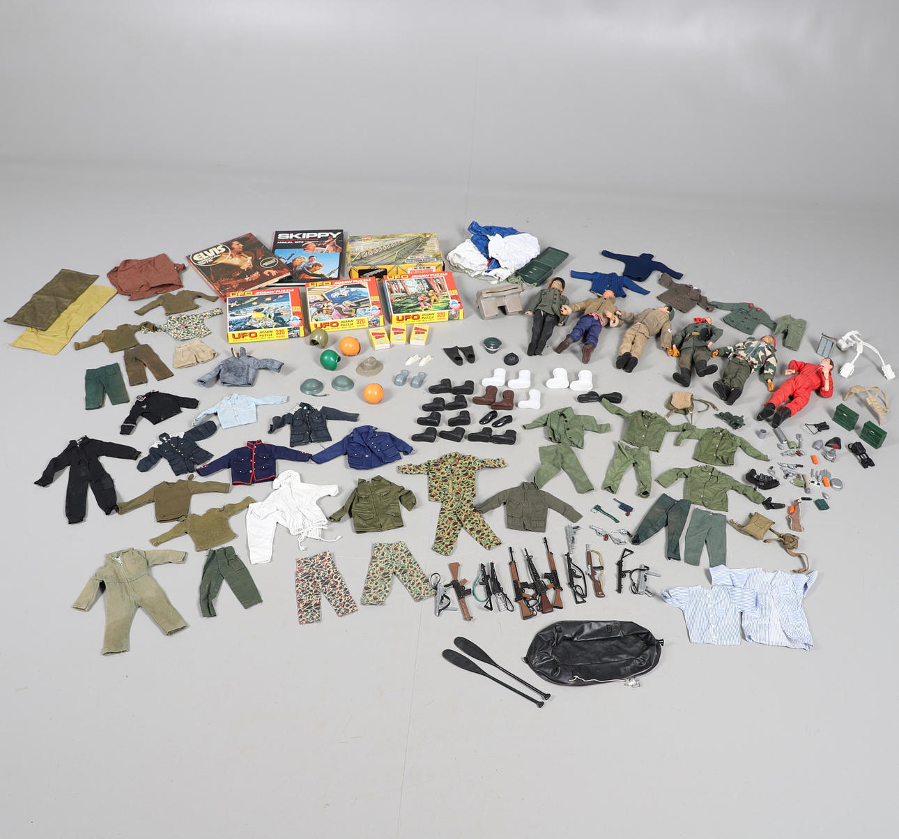 ACTION MAN Y VARIOS JUGUETES.