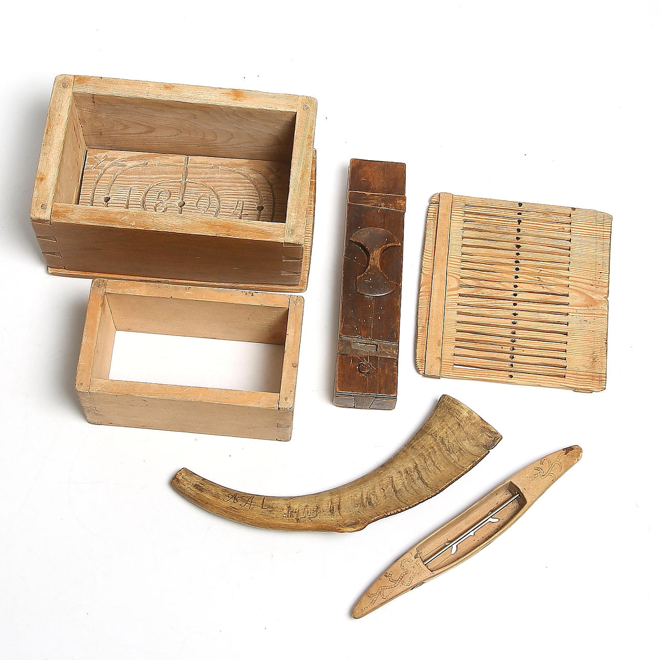 ALLMOGEFÖREMÅL, 5 delar, 1800-tal.