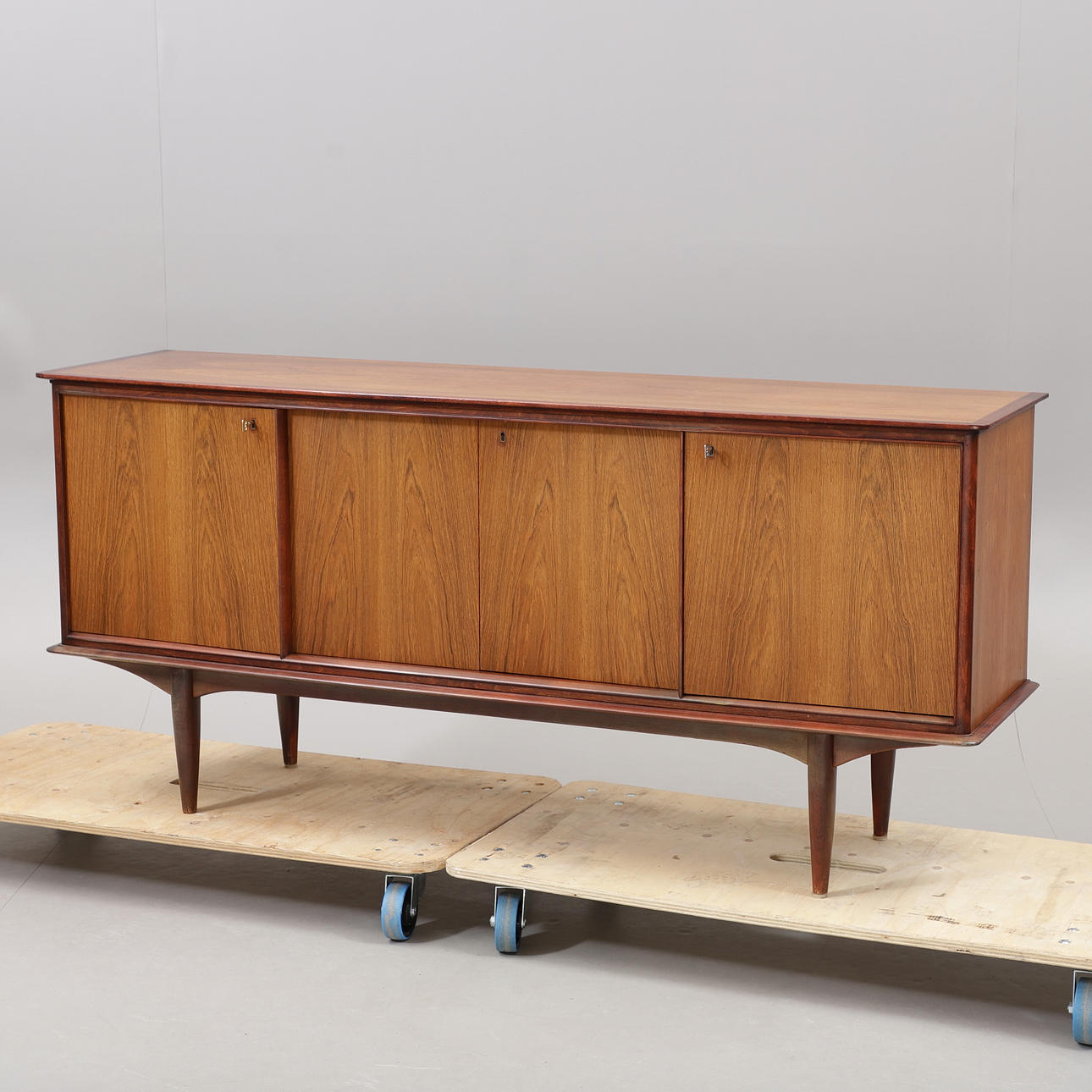 SIDEBOARD, jakaranda, 1950-tal.