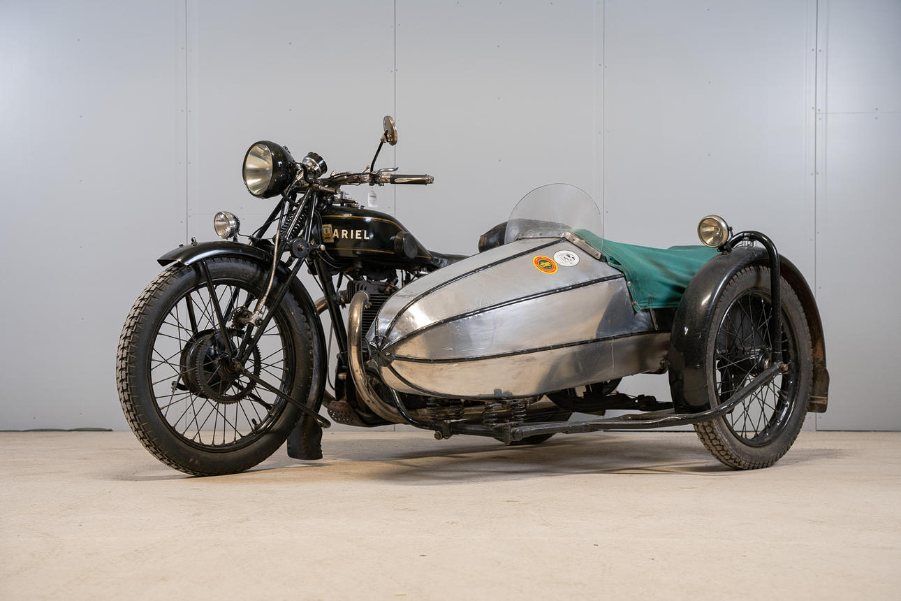 ARIEL, model E, with sidecar, 1928, England.