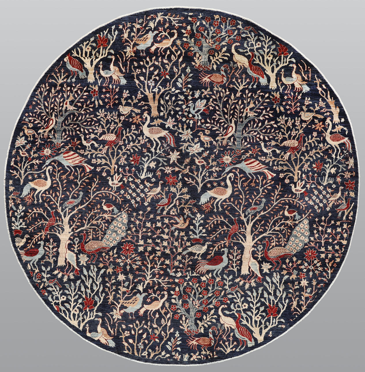 ORIENTMATTA. Figural rund zigler, diameter 273 cm.