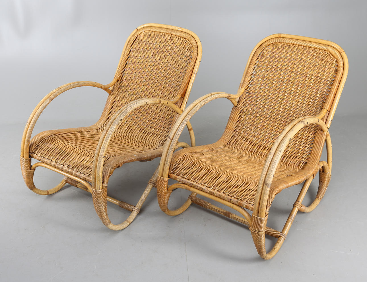 ROTTINGFÅTÖLJER, 1 par, 1900-talets mitt.