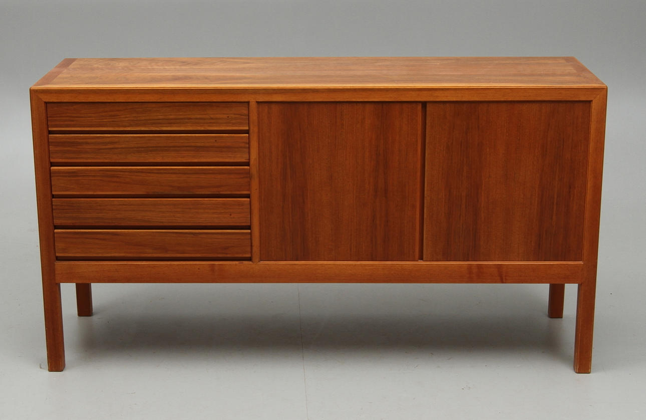 SIDEBOARD, Alf Svensson, Bodafors, 1900-tal.